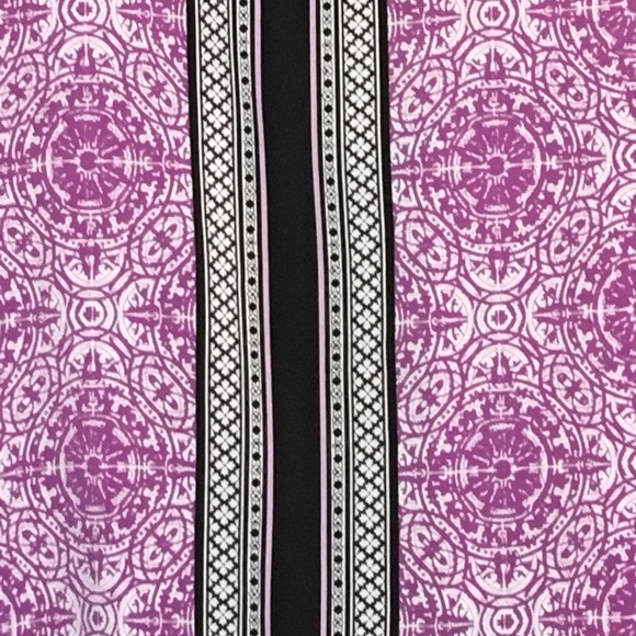 Croft and Barrow Short Shorts Round Neck Blouse - Picture 2 of 6